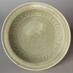 Sisatchanalai celadon plate N-063, diameter 29cm