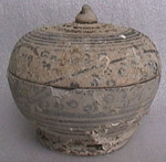 Sukhothai covered jar, diameter 10cm