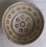 Sukhothai underglaze bowl with star motif, diameter 15cm